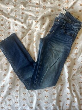 Hollister Women's Medium Wash Blue Skinny Jeans